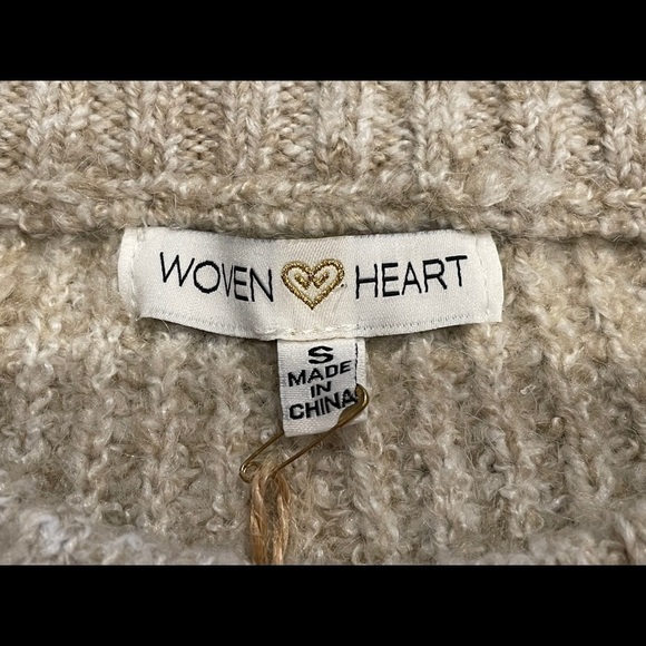 Woven Heart Oatmeal Colored Floral Embroidered Chunky Sweater Size S NWT - Picture 5 of 7